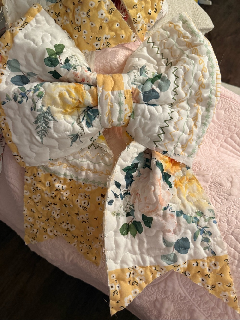 Quilted Floral Bow in Yellow and White